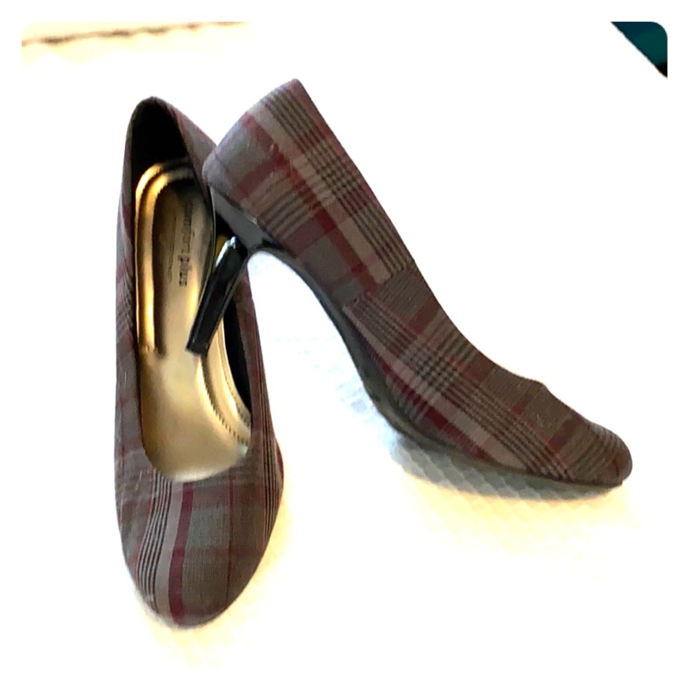 Comfort plus plaid 2.5” heel pumps